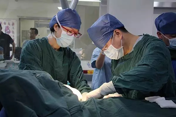 浙江绿城心血管病医院为全国年龄最小患者植入S-ICD